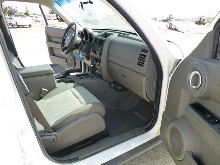 2008-dodge-nitro-image-22