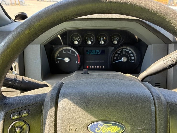 2011-ford-f550-image-18