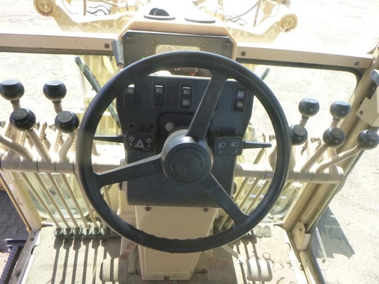 2005-caterpillar-143h-image-29