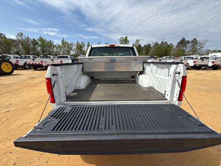 2017-ford-f150-xl-image-7