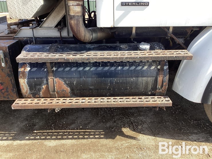 1999-sterling-l9513-image-17