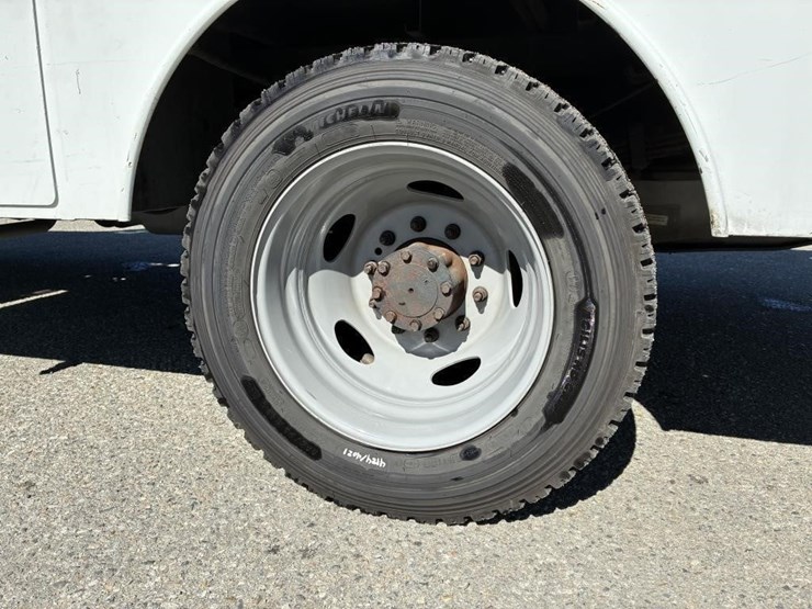 2011-ford-f550-image-5