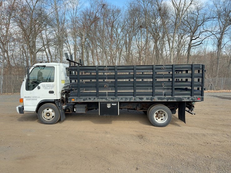 2002-isuzu-npr-hd-image-2