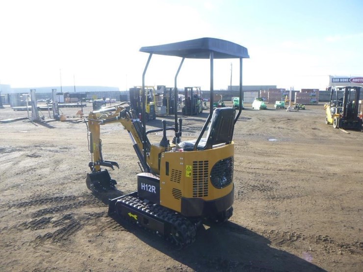 2025-agt-h12r-hydraulic-excavator-image-4