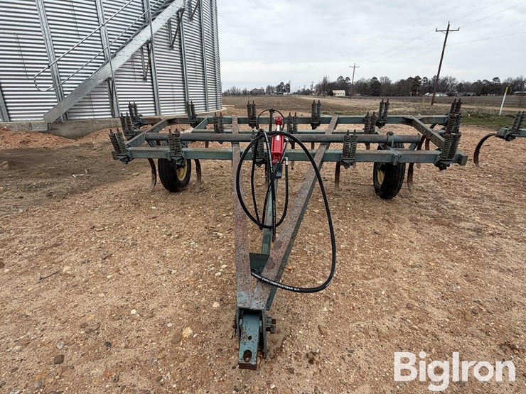 john-deere-100-image-2