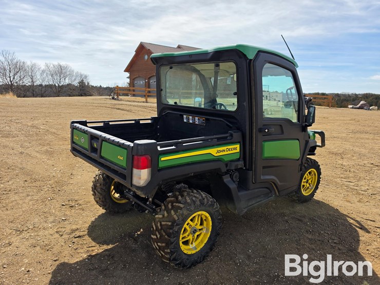 2021-john-deere-gator-image-5