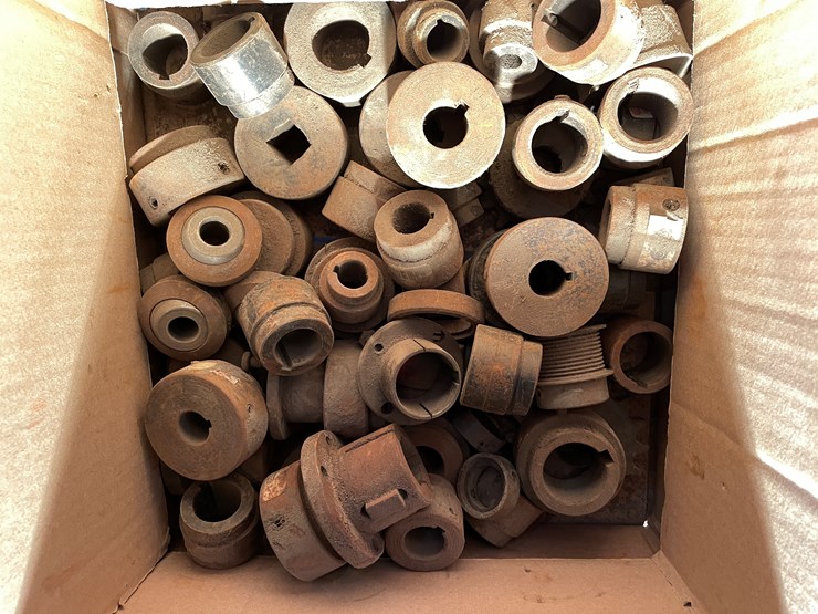 #2523-•-box-of-weld-on-hubs-image-2