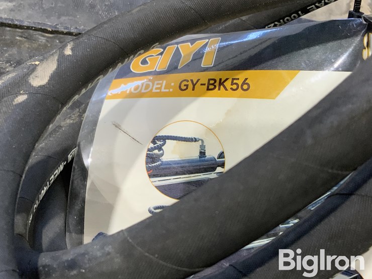 2025-massey-ferguson-730-image-18