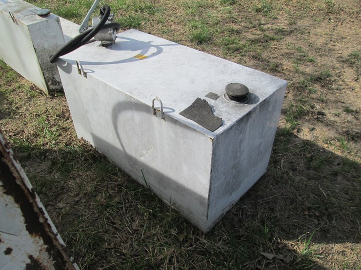 #44010-•-100gal-fuel-tank-image-3