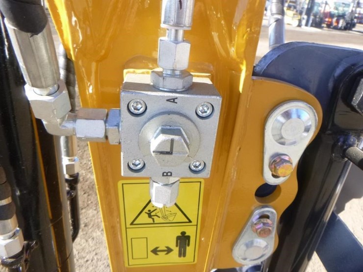 me20-hydraulic-excavator-image-14