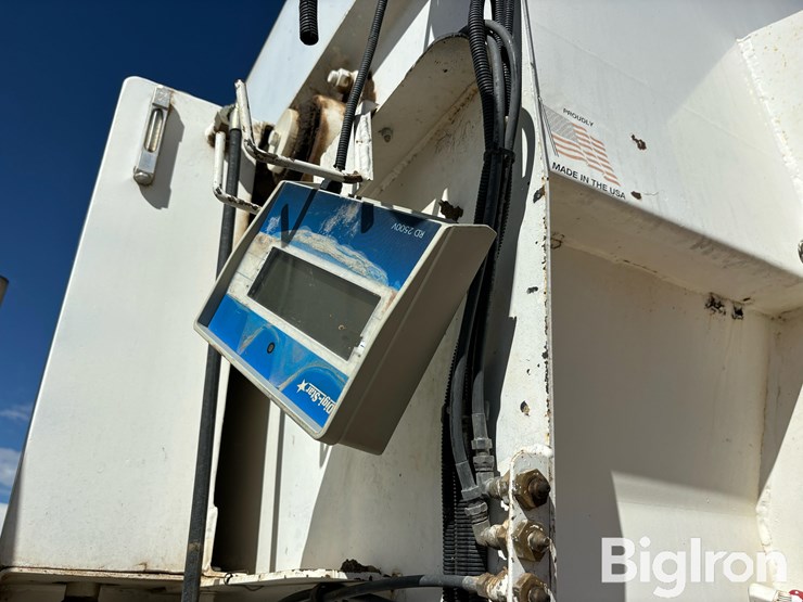 2013-international-7400-image-17