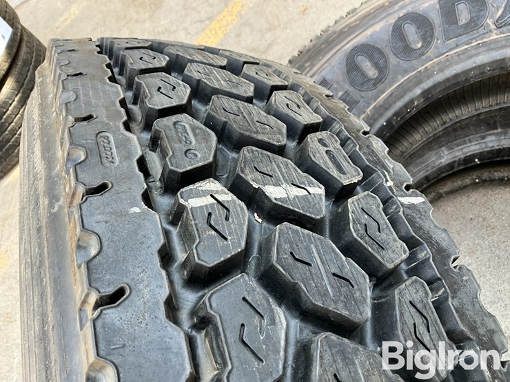 recapped-295/75r22.5-tires-image-10