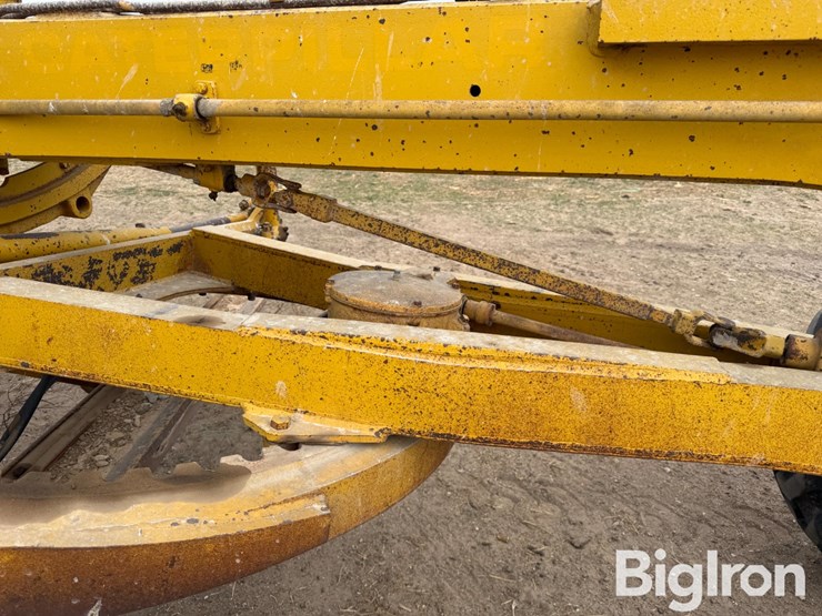 caterpillar-120-image-12