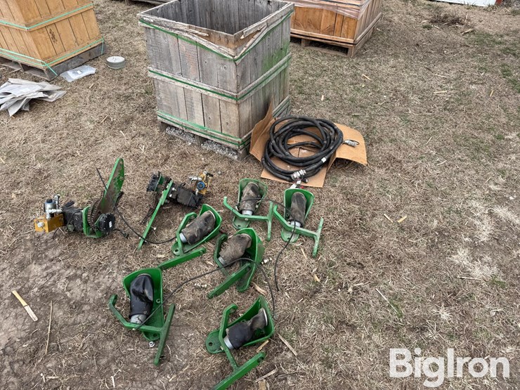 john-deere-hydraulic-drives,-air-bags,-&-wedge-box-image-16