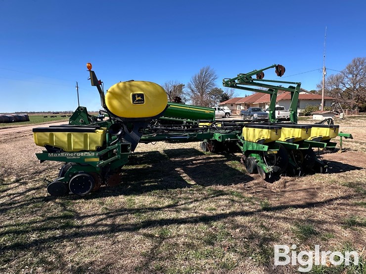 2000-john-deere-1770-image-4