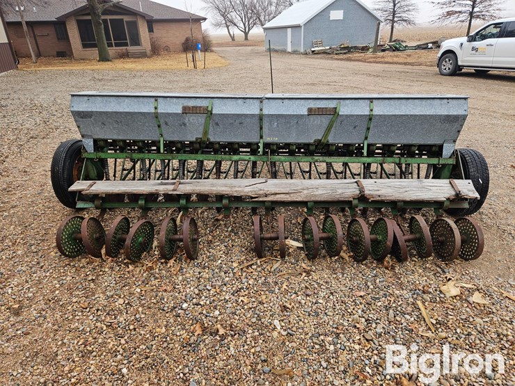 john-deere-b-image-6