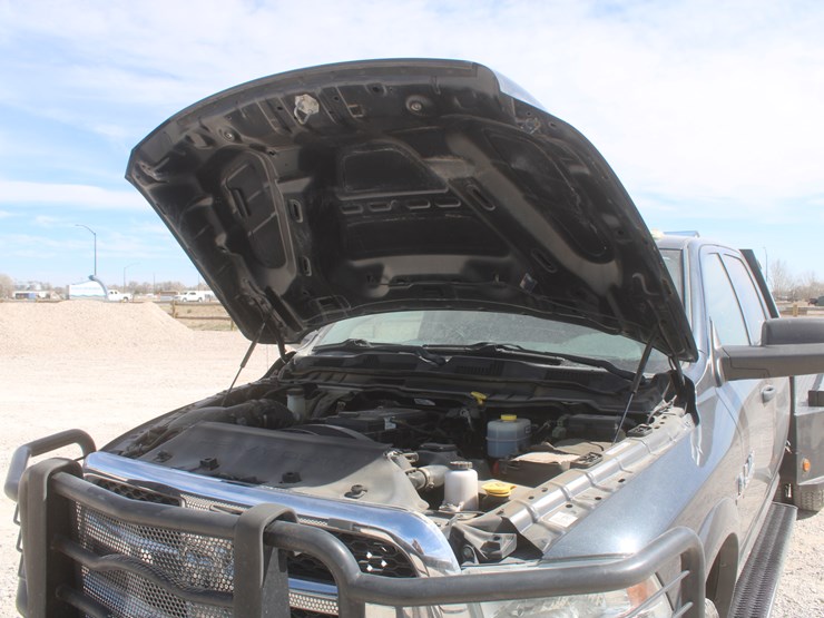 2015-dodge-3500-image-71