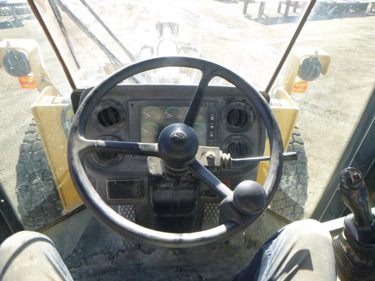 2005-deere-624j-image-24