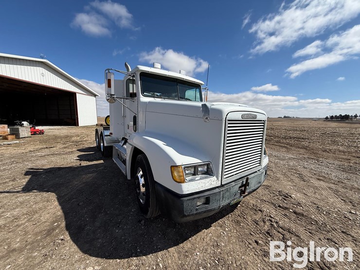 1995-freightliner-fld120-image-3