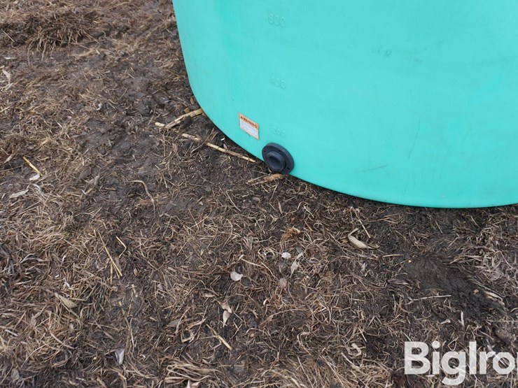 1550-gal-poly-water-tank-image-7