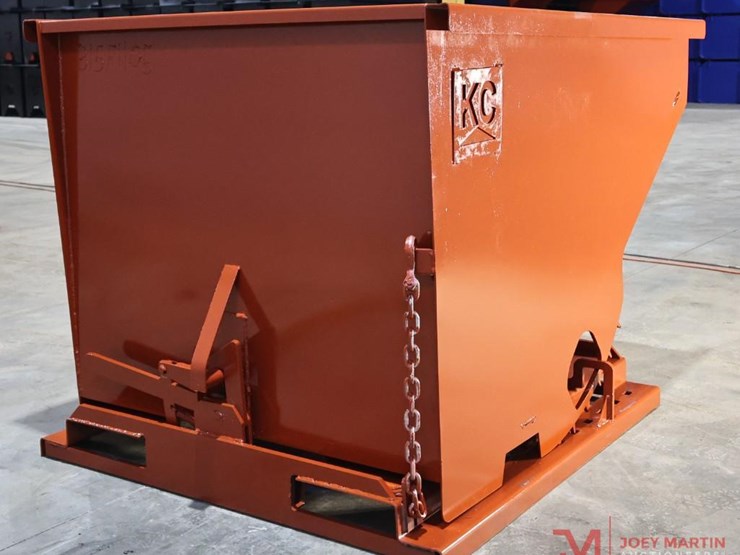 1.5-cu.-yd.-self-dumping-hopper-w/-fork-pockets-image-4