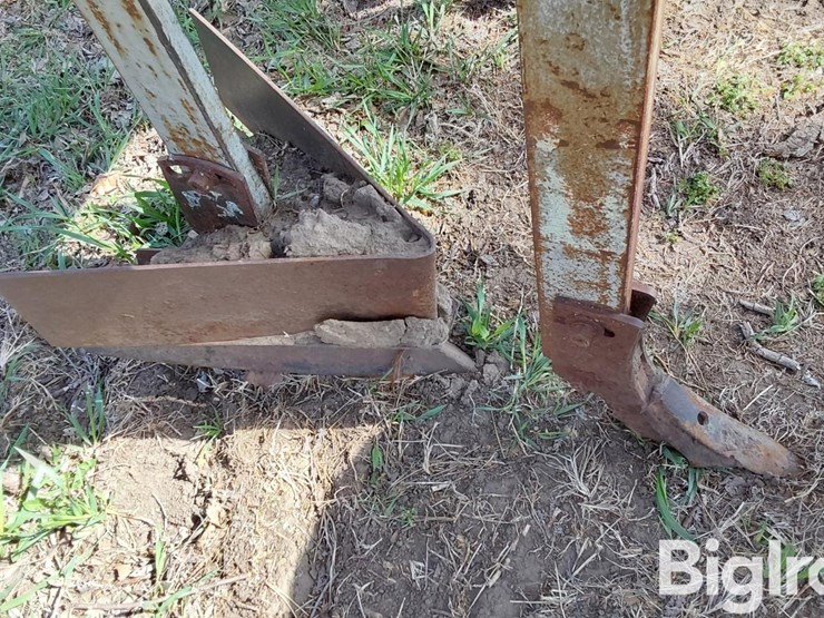 caterpillar-15-image-17