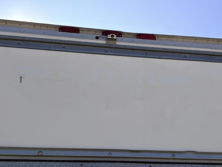 2015-isuzu-npr-image-5