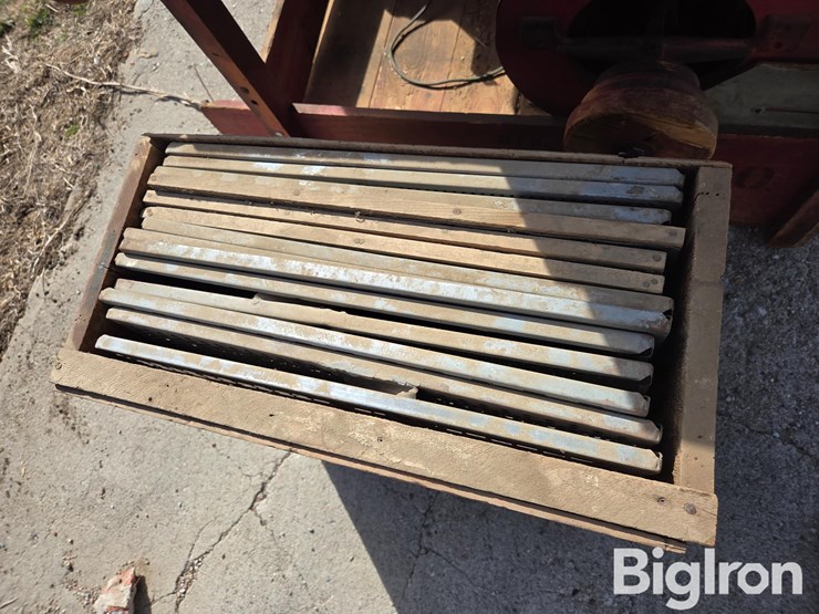 a-t-ferrell-clipper-fanning-mill-image-19