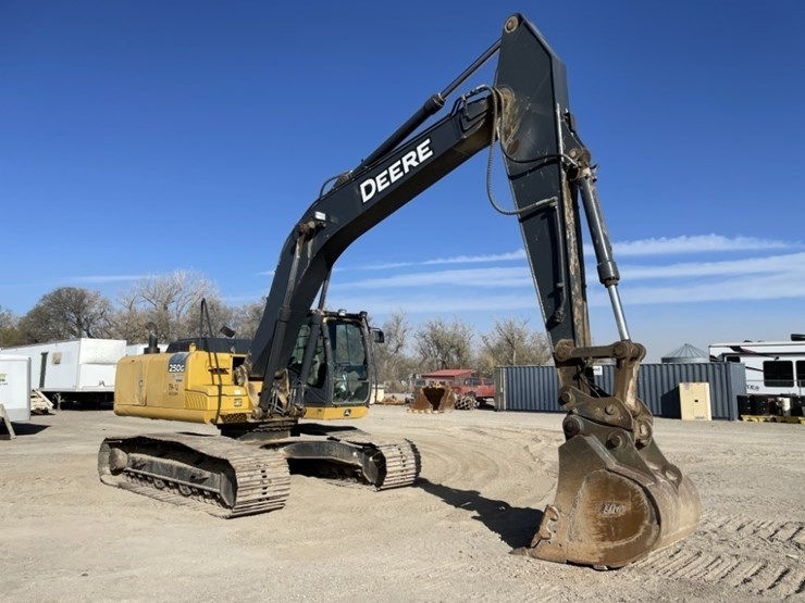 2012-deere-250g-lc-image-7