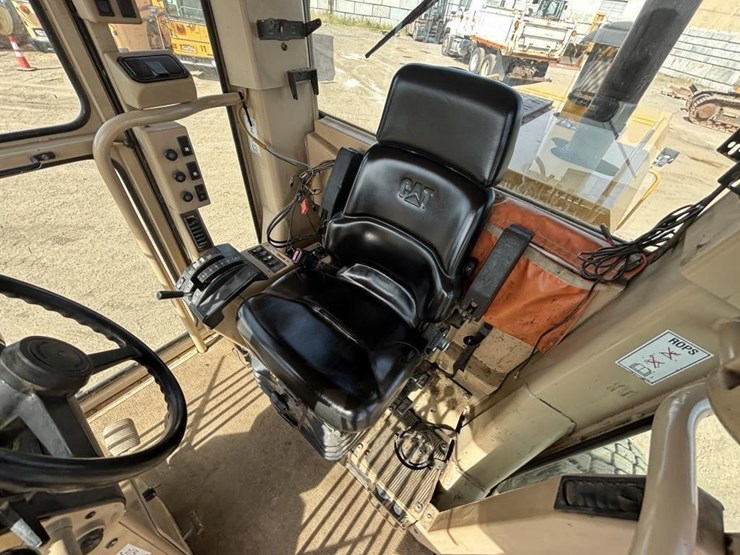 2006-caterpillar-143h-image-43