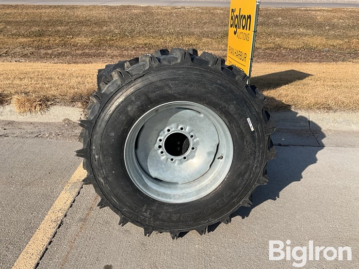 11r22.5-recapped-pivot-tires-&-rims-image-2