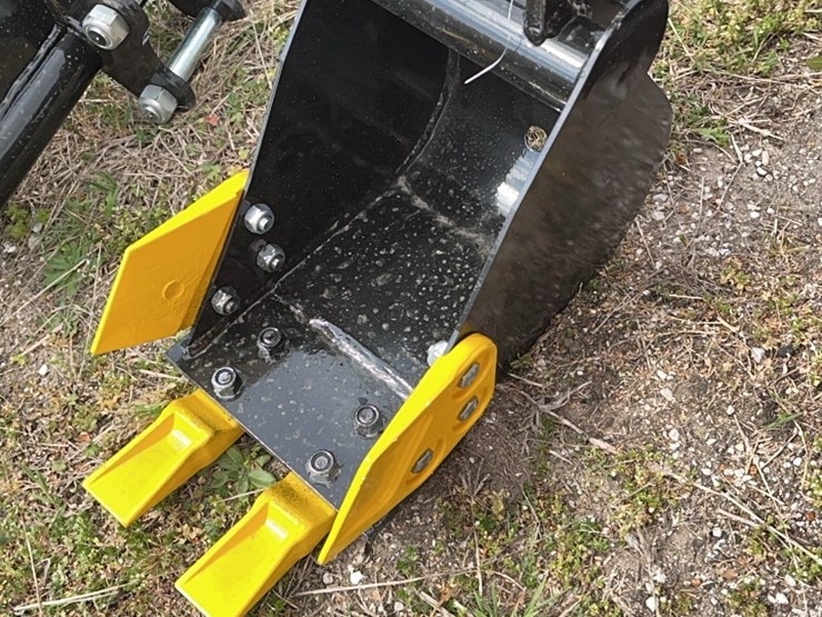 mini-excavator-bucket-image-4