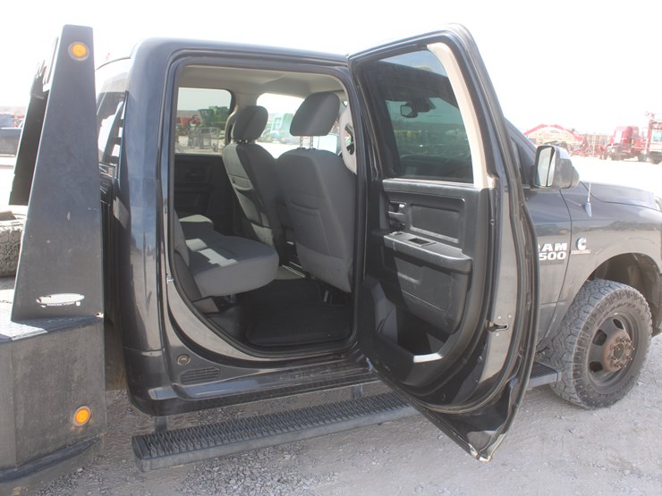 2015-dodge-3500-image-63