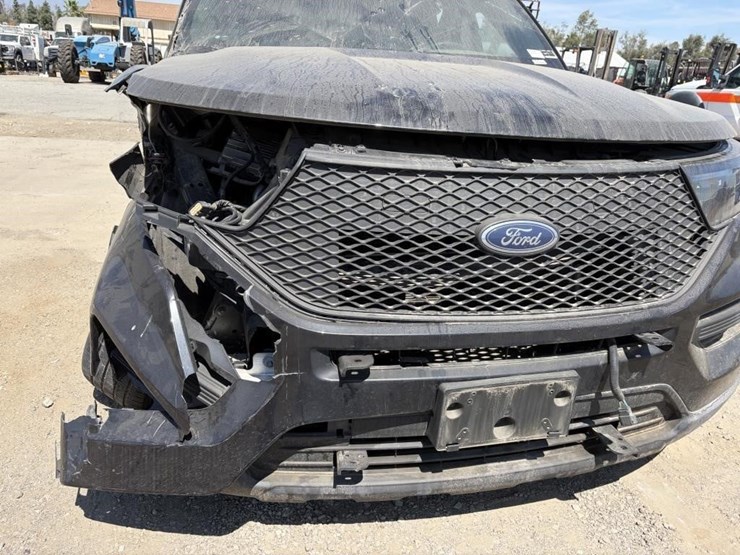 2021-ford-explorer-police-interceptor-image-10