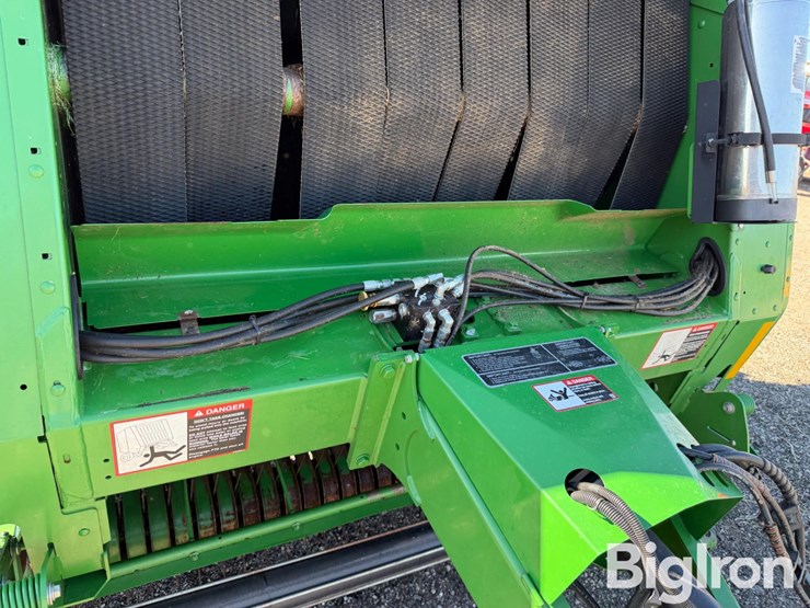 2024-john-deere-561m-image-14