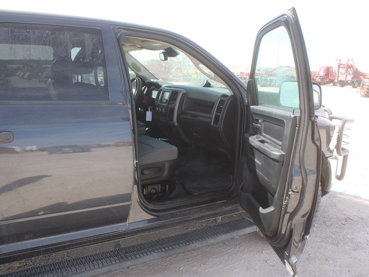 2015-dodge-3500-image-64