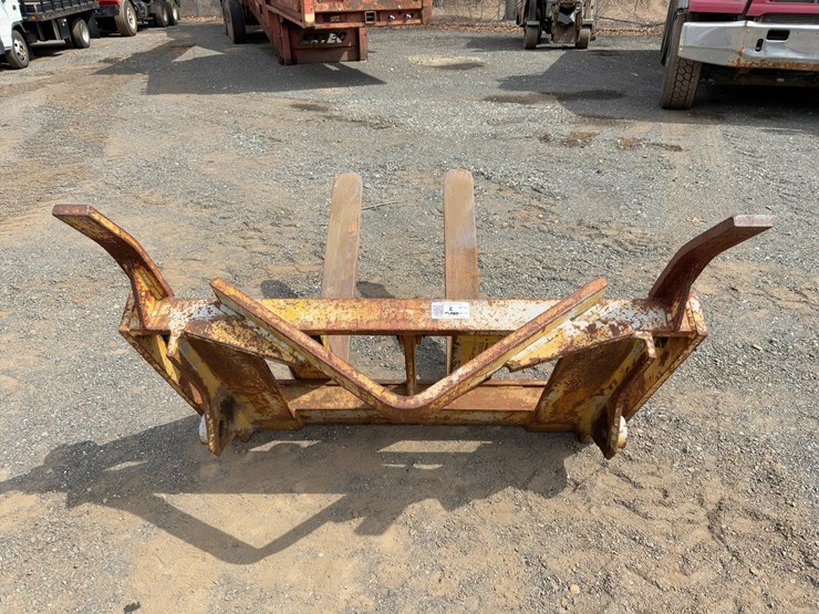 48"-wheel-loader-forks-image-3