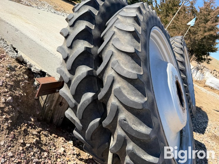 firestone-12.4r54-tractor-tires-image-20