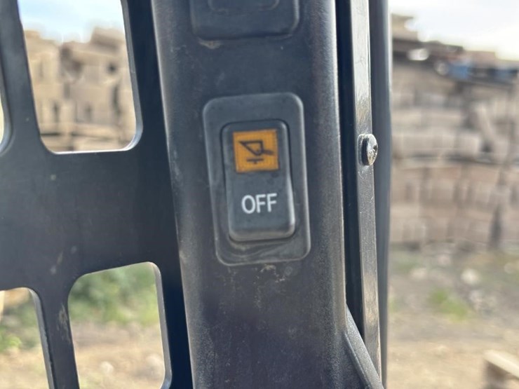 2017-bobcat-t650-image-33