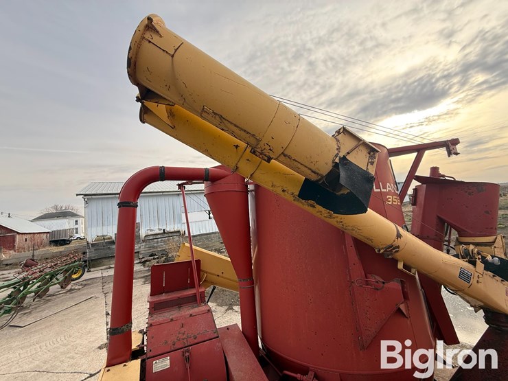 new-holland-358-image-16