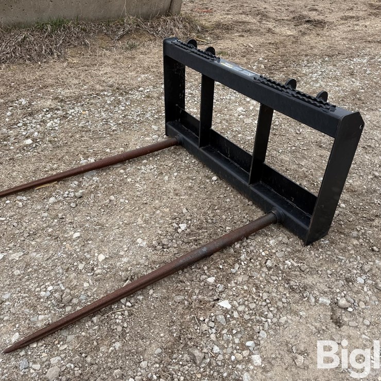 John Deere Worksite Pro AB32 SkidSteer Bale Spear