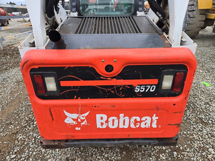 2017-bobcat-s570-image-36