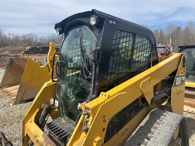 2017-caterpillar-239d-image-9