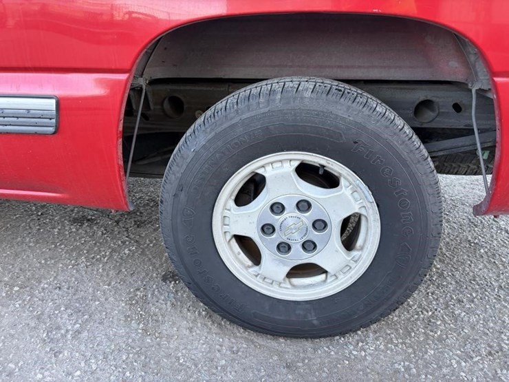 2002-chevrolet-silverado-1500-ls-image-5