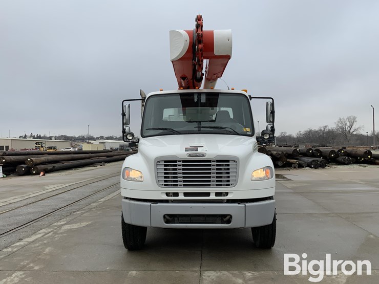 2012-freightliner-m2-106-image-10