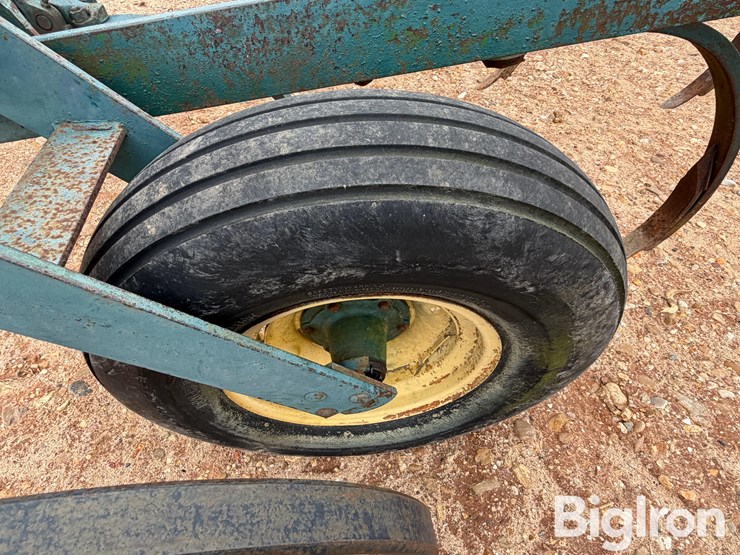 john-deere-100-image-16