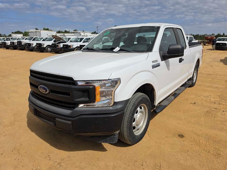 2019-ford-f150-xl-image-1