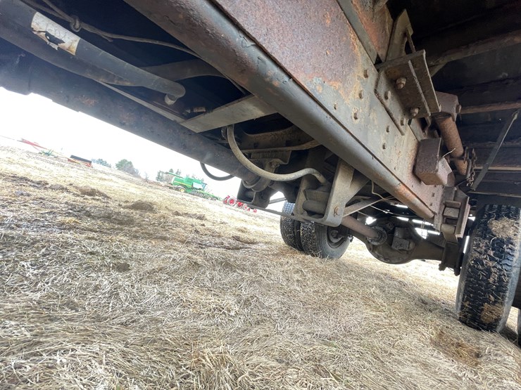 #113-•-1982-international-1754-single-axle-grain-truck-(has-wi-title)-image-30