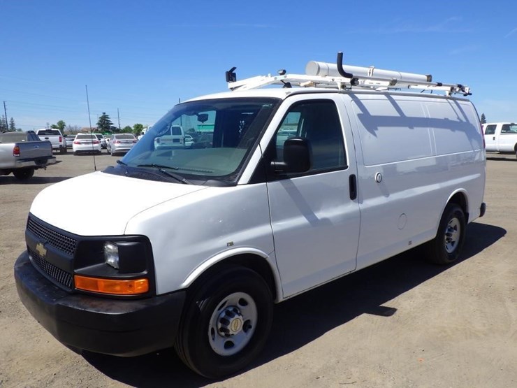 2012-chevrolet-express-2500-image-1