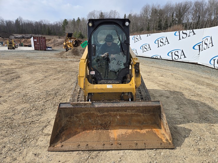 2019-caterpillar-239d-image-8